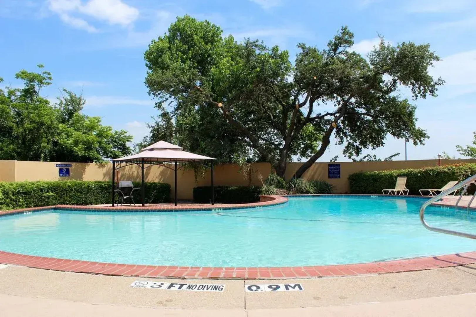 Studio 6 Fort Worth, TX – Downtown East