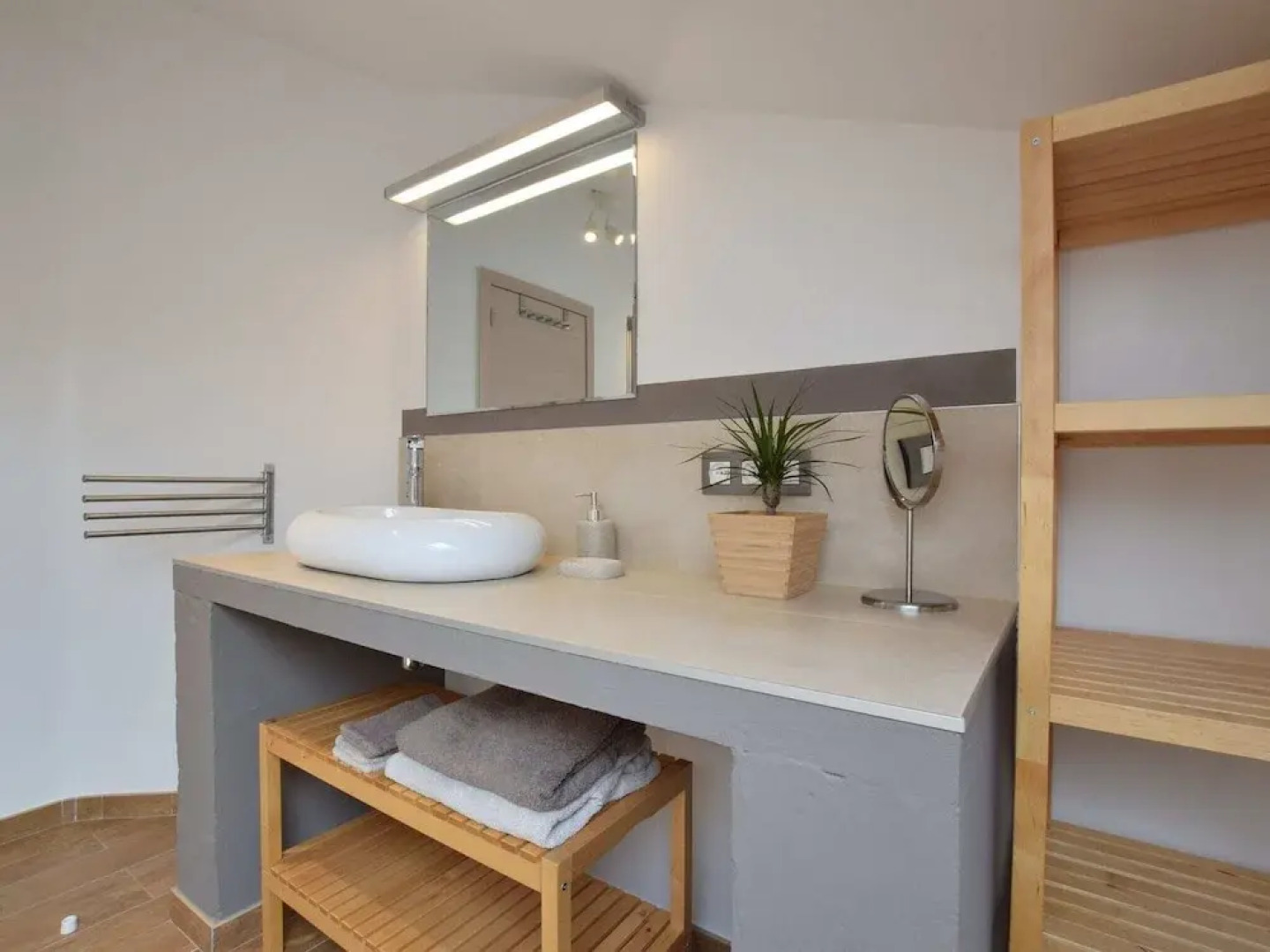 Modern Holiday Home in Bastogne With Fenced Garden