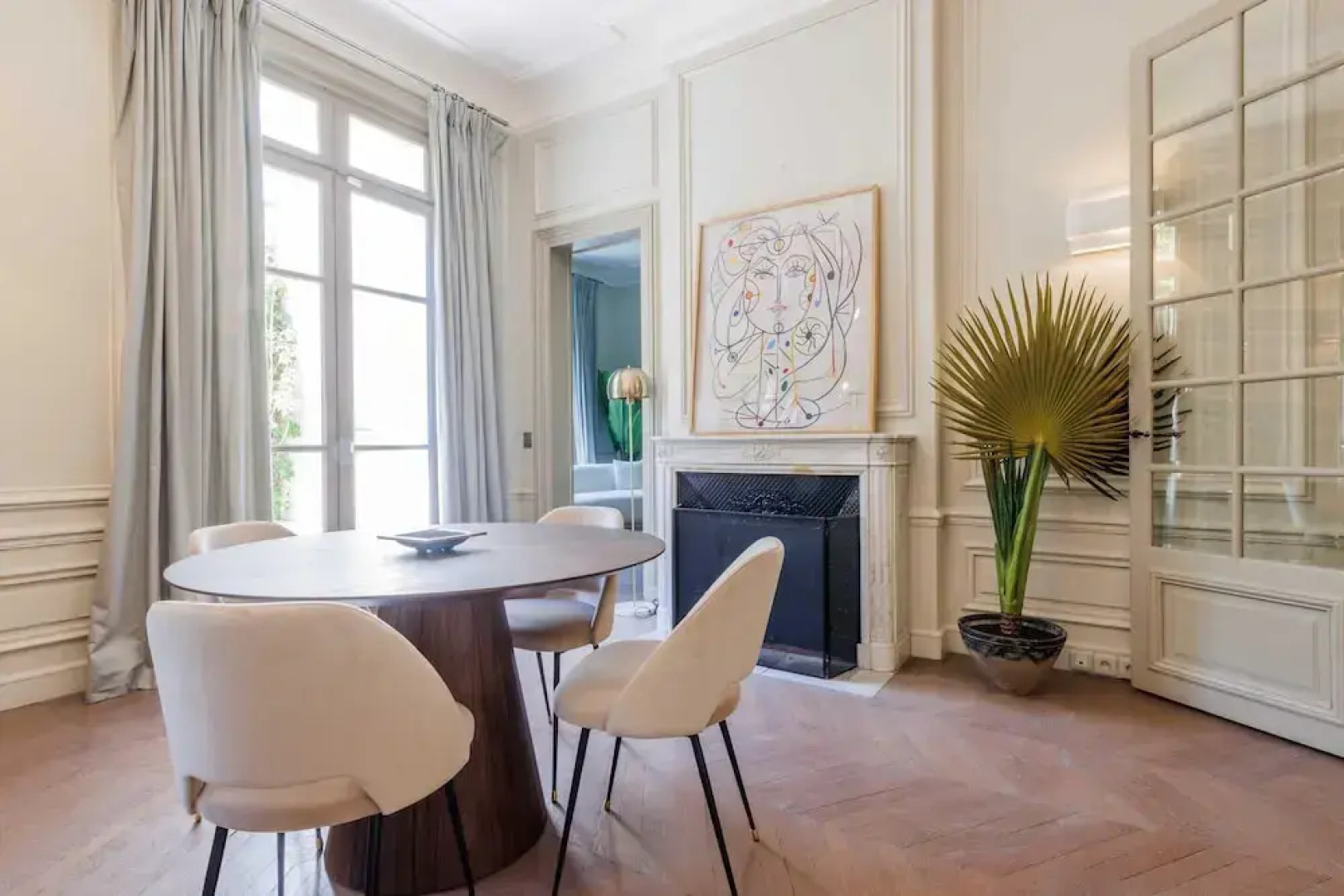 Luxury Mansion With Garden in Heart of Neuilly