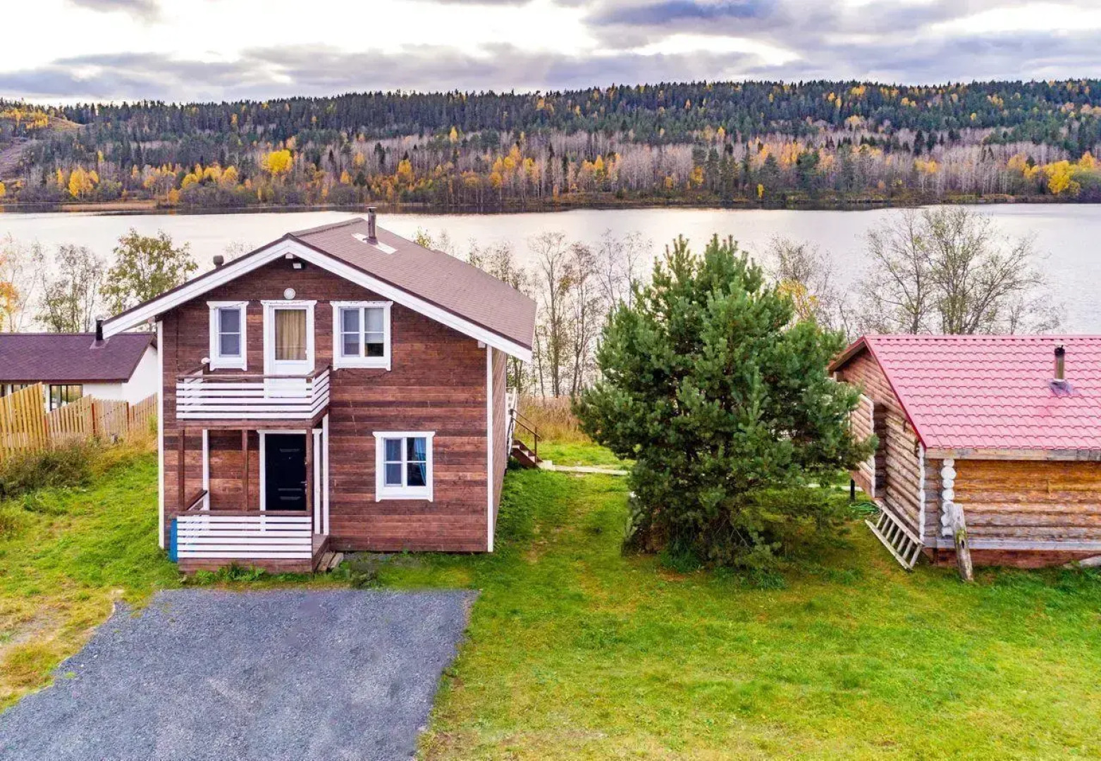 Дом Ялоранта на улице Прибрежная 34