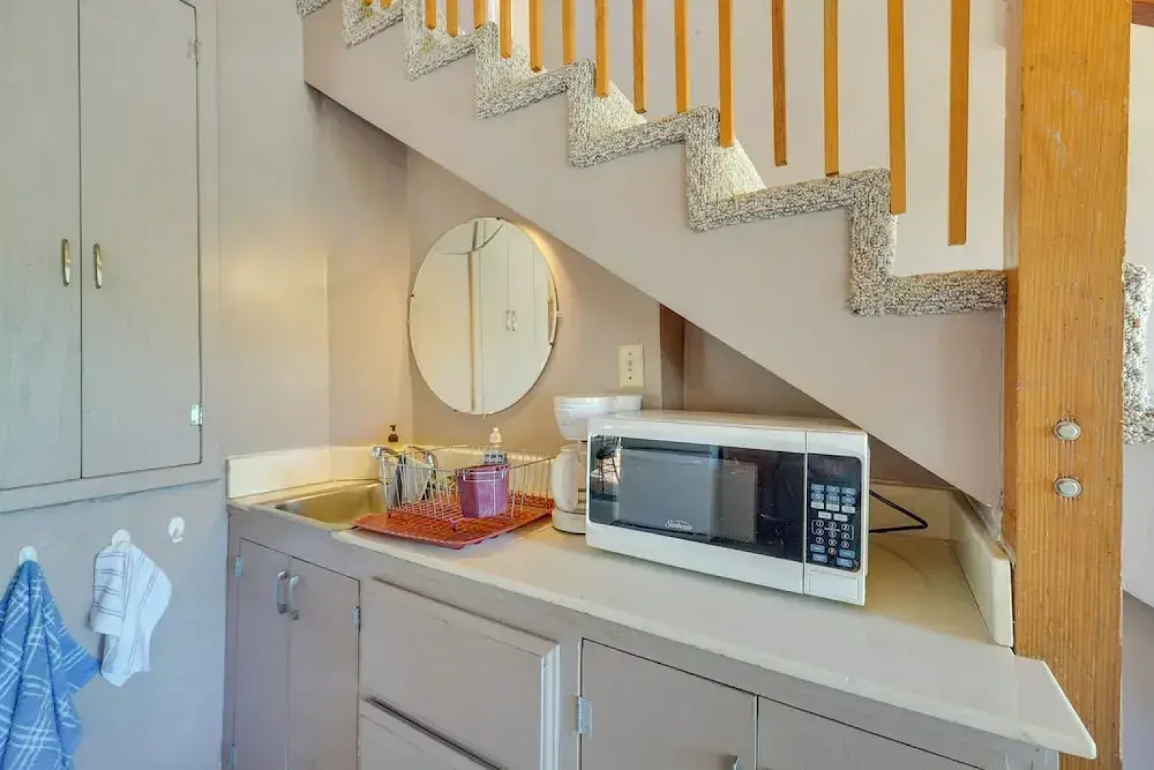 Auburn Cottage w/ Patios & Garden - 3 Mi to Town!