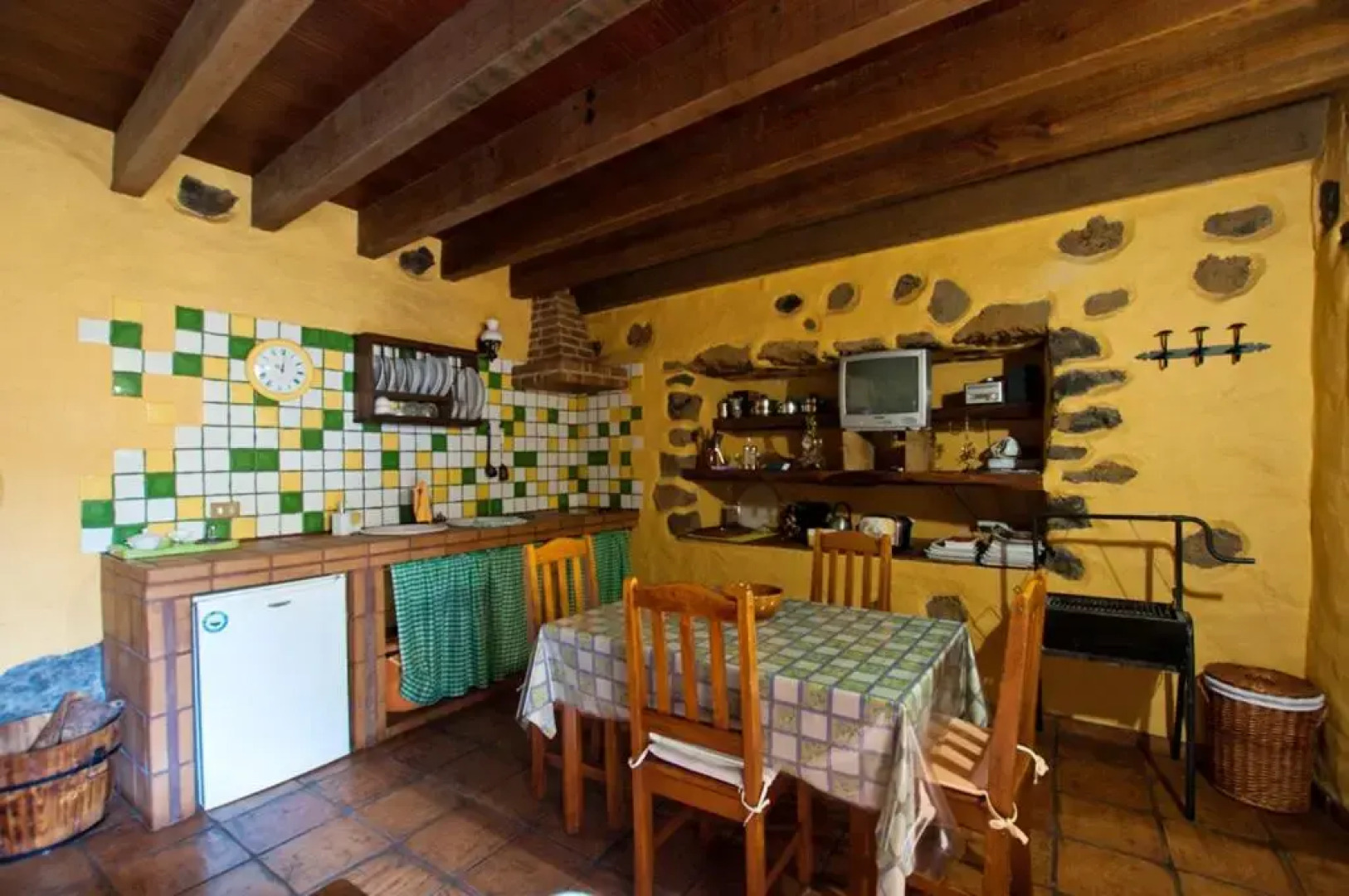 Property With 2 Bedrooms in Isora, With Wonderful Mountain View and Fu