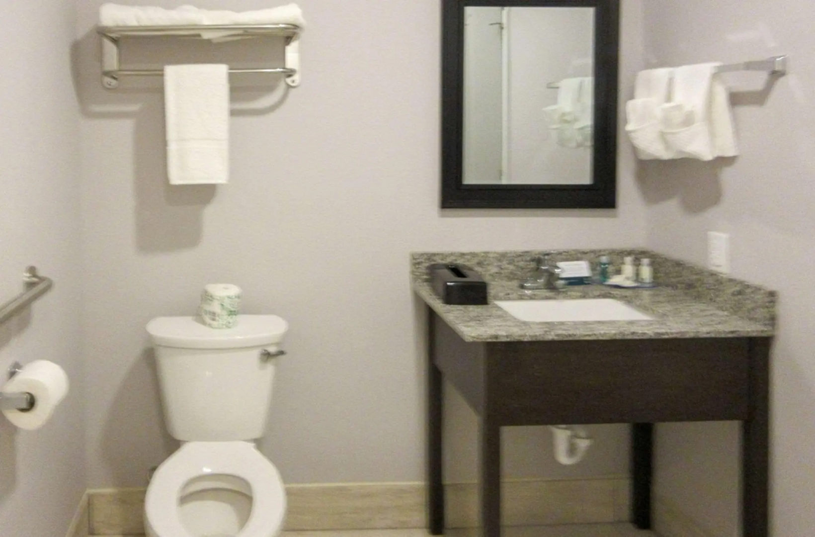 Quality Inn & Suites Evansville Downtown