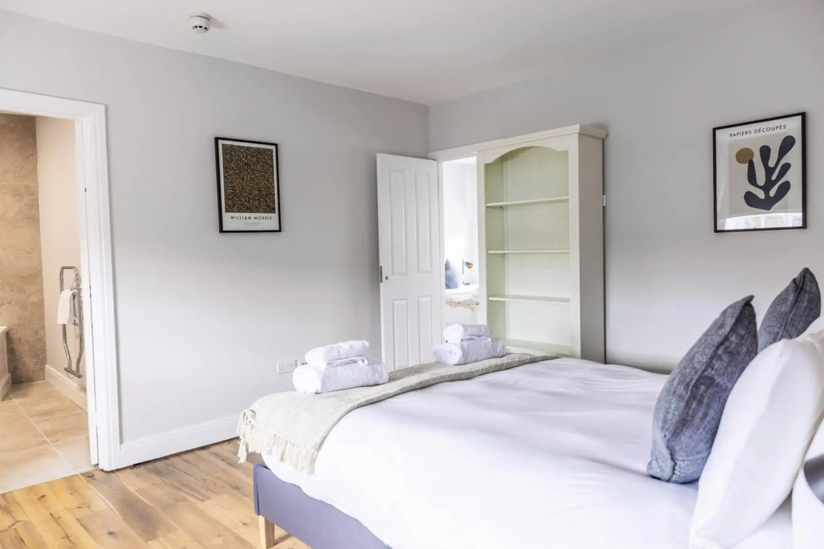 Serviced Guest ApartSuites The Unicorn