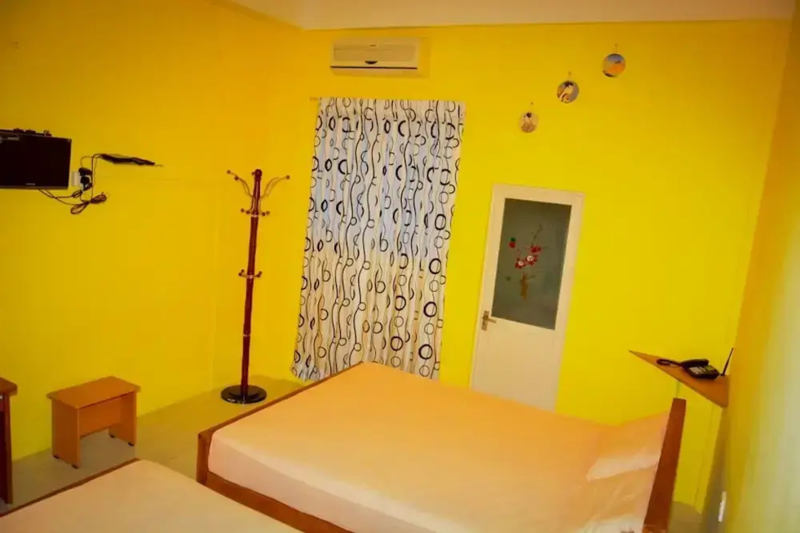 The Senaro Holiday Inn