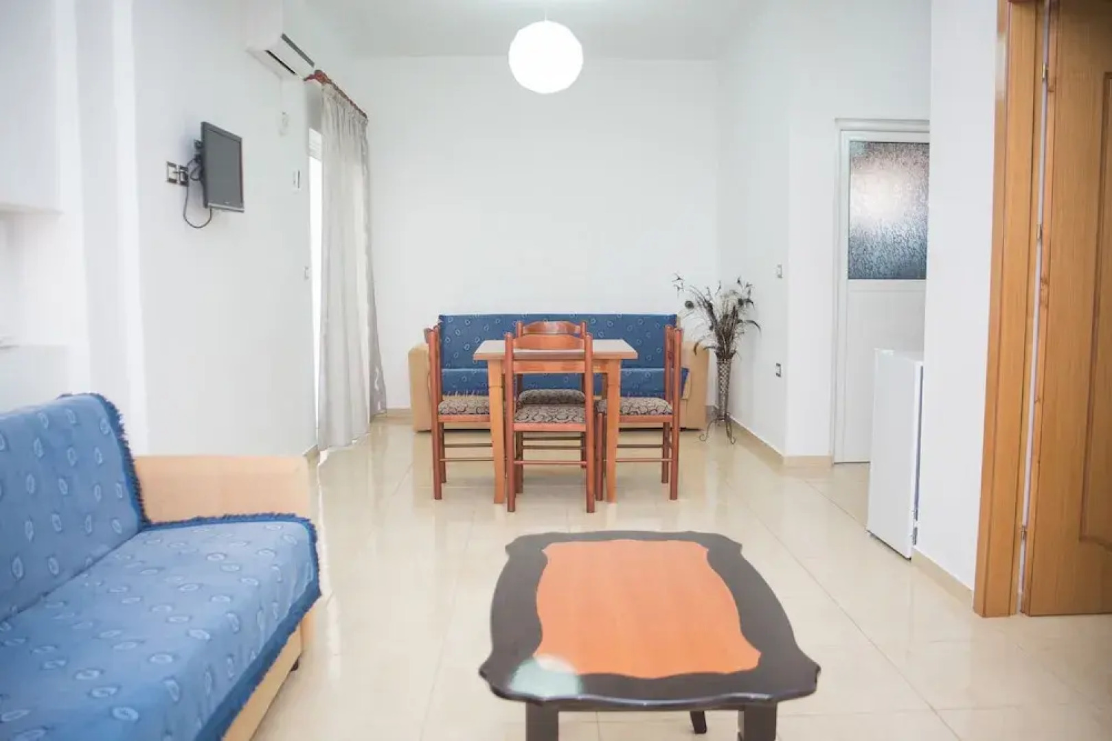 Aleksander Apartments