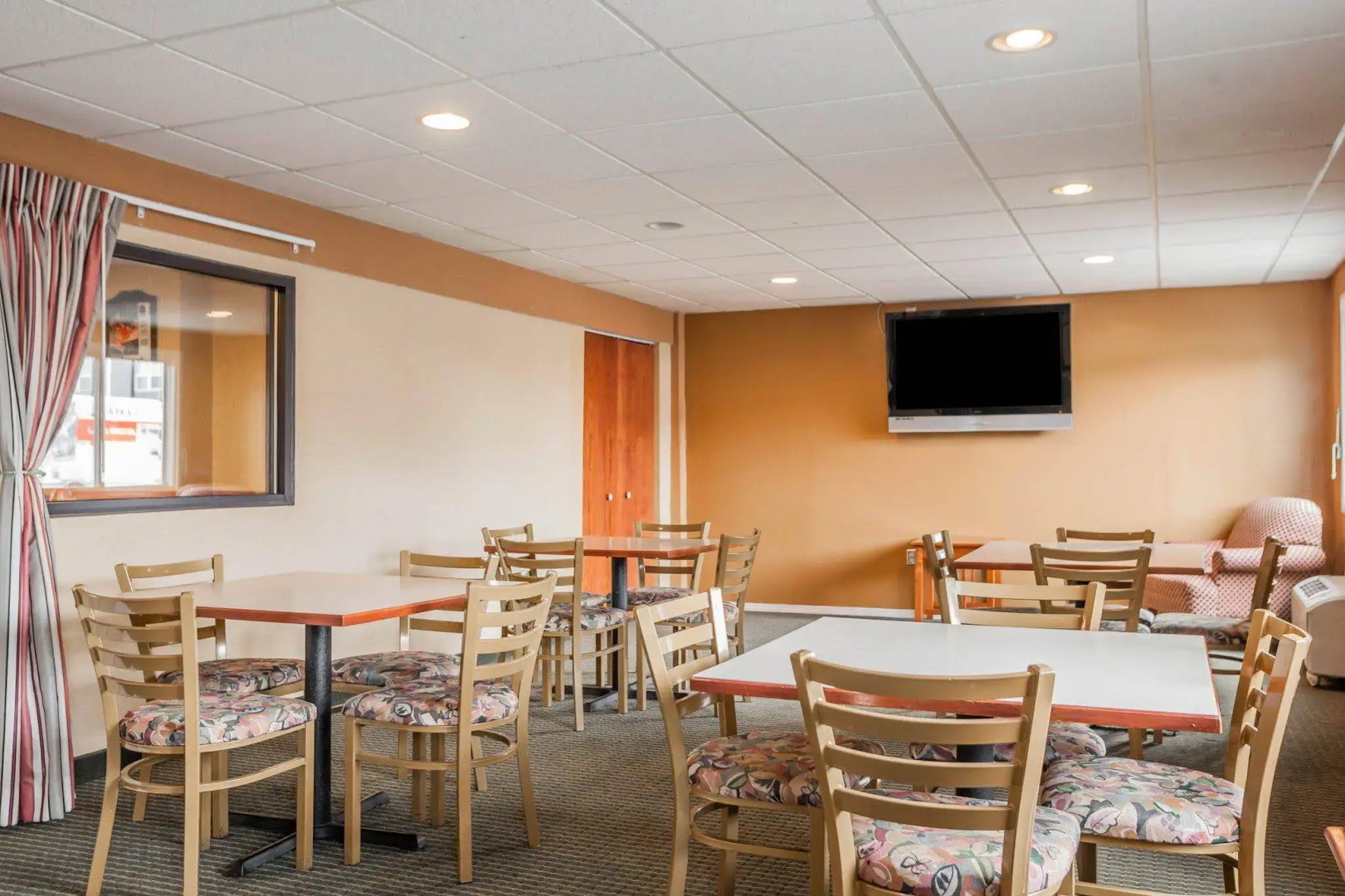 Econo Lodge Milwaukee Airport