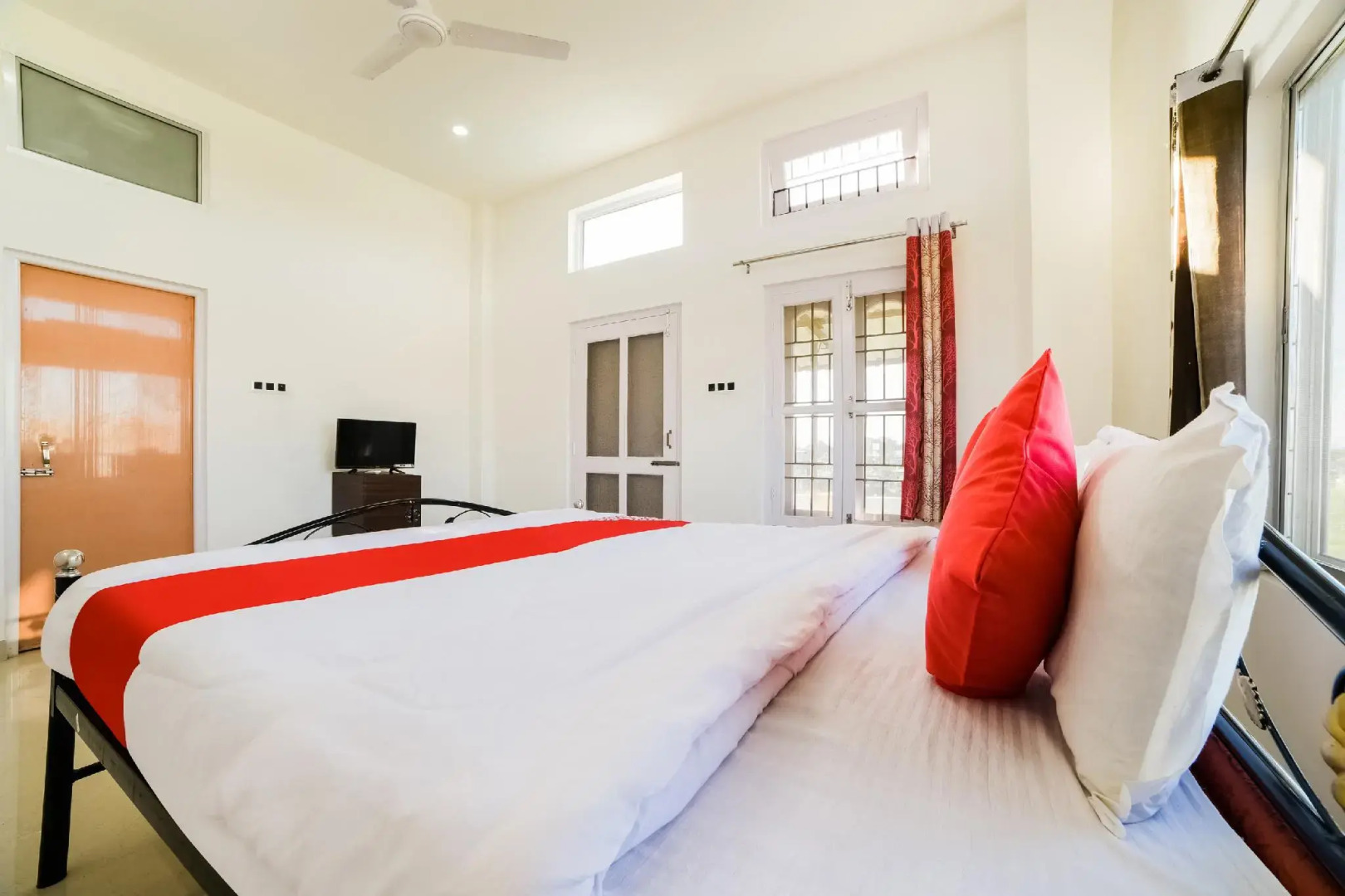 OYO 46619 6th Avenue