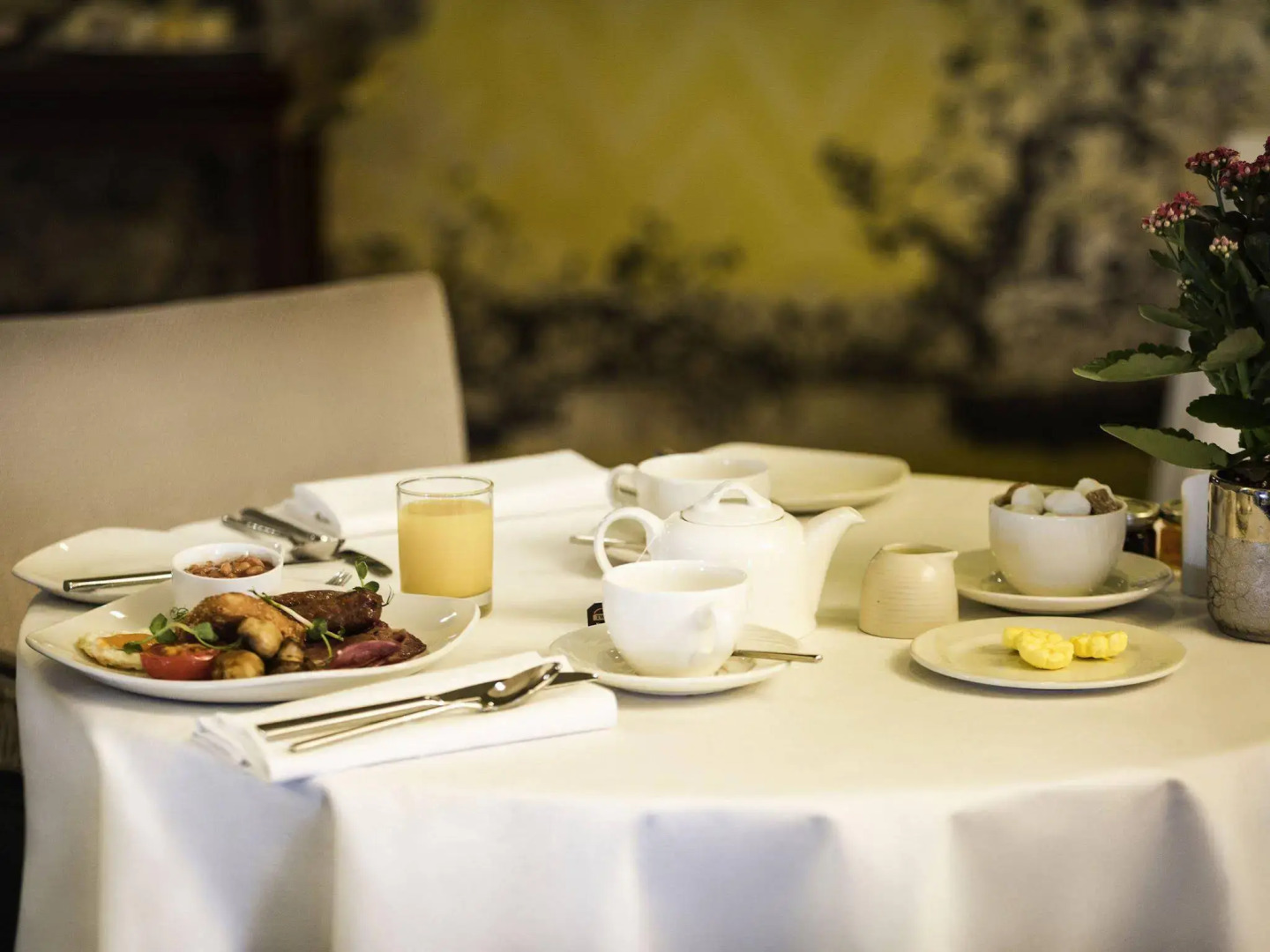 WorldHotels Distinctive Woughton House Hotel