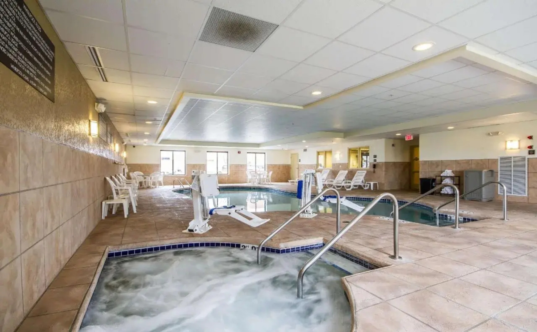 Sleep Inn & Suites Milwaukee Airport