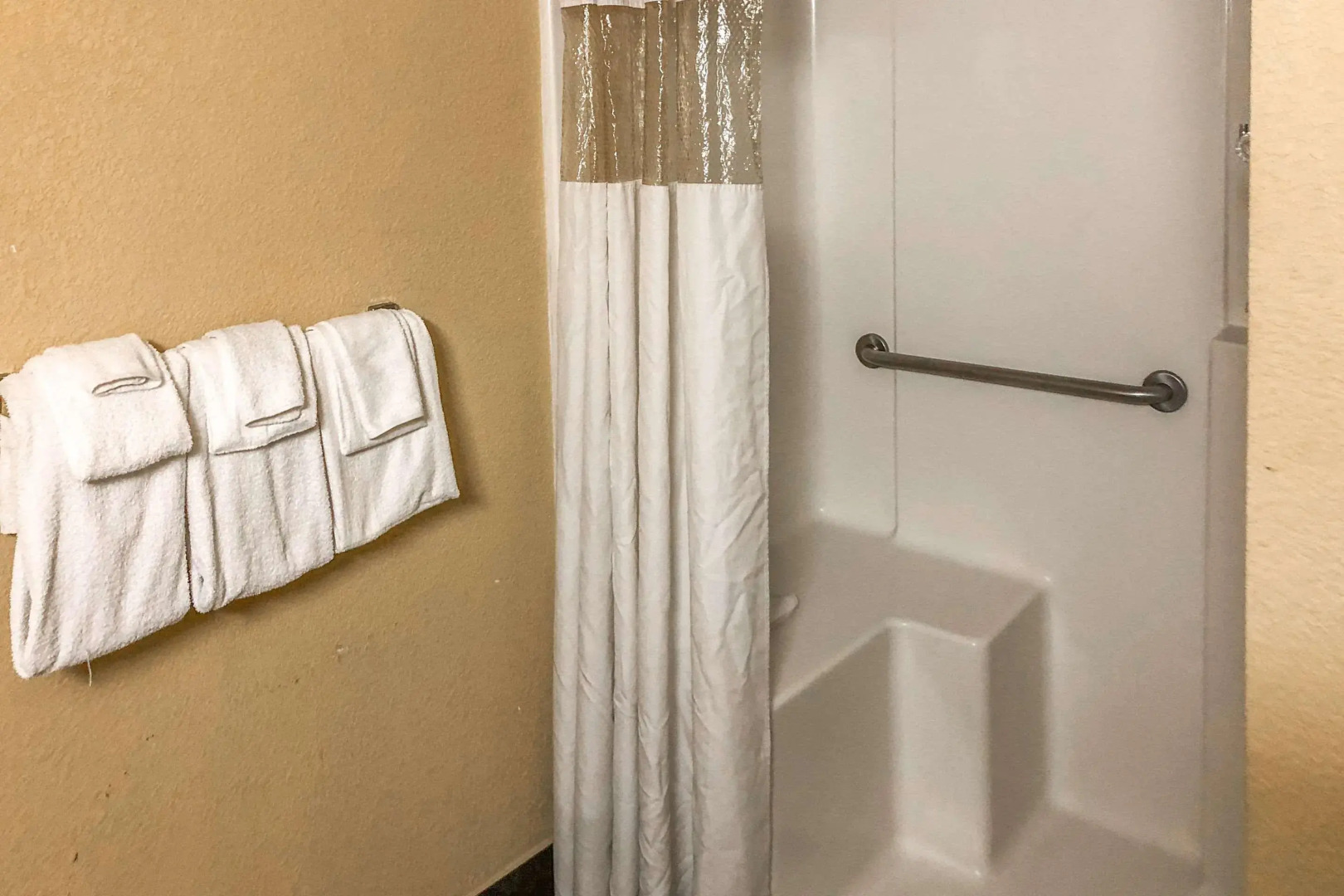 Rodeway Inn Joint Base Andrews Area