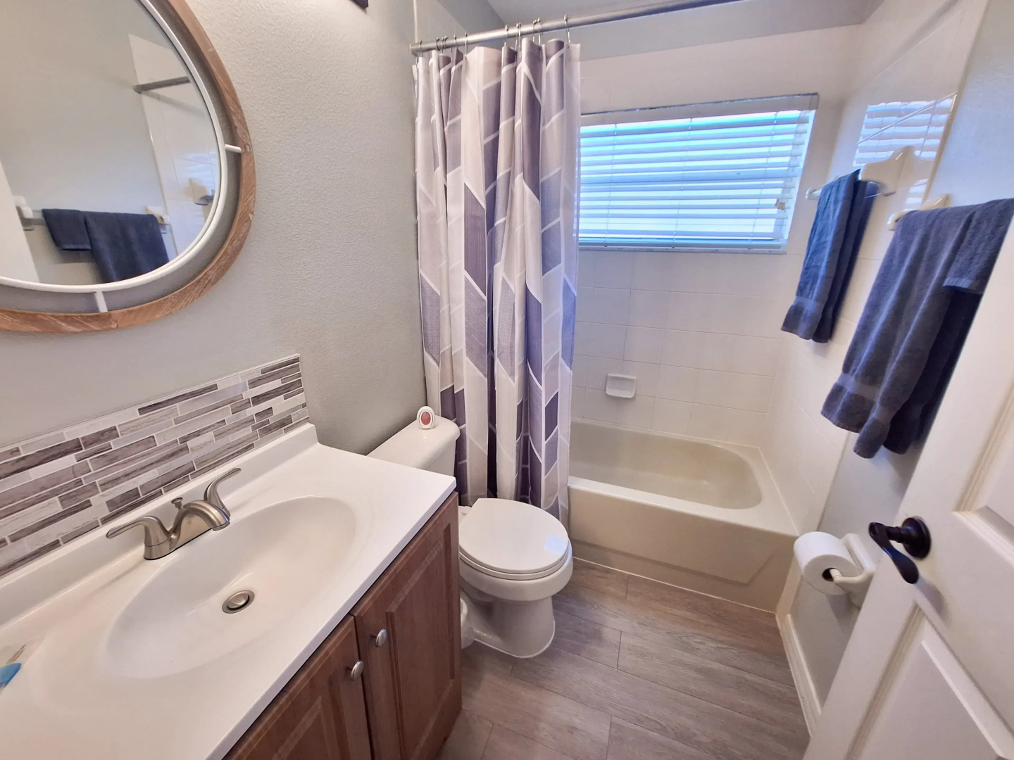 6/3 Pool home with spa and games room!, Clermont, US