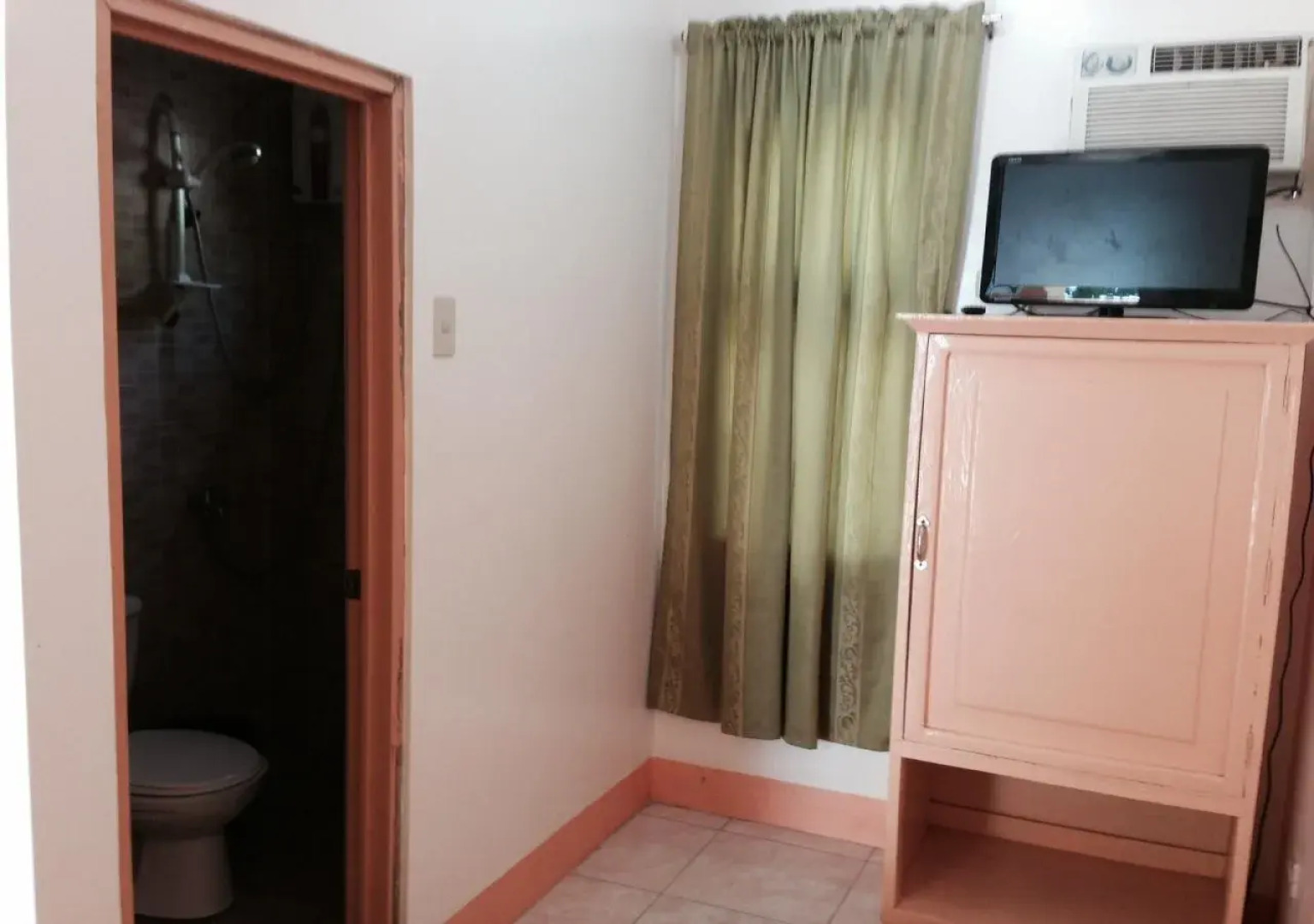 Breeze and Waves Cottages