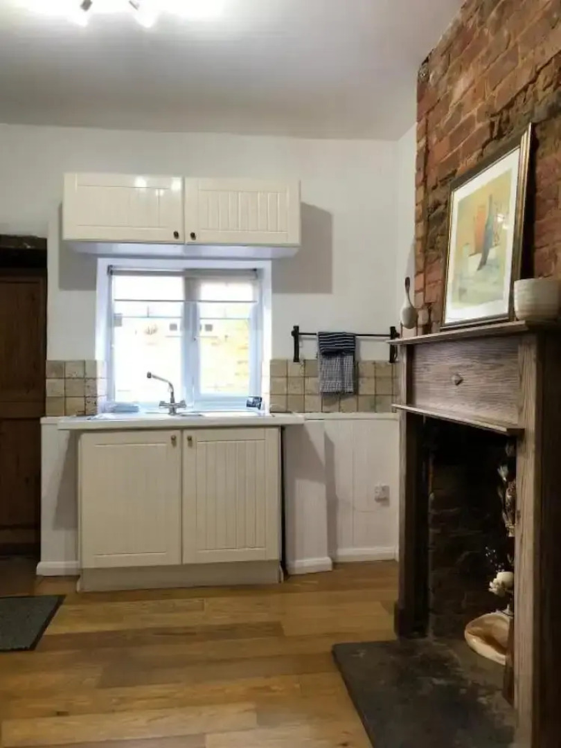 2 Bedroom Holcot Cottage