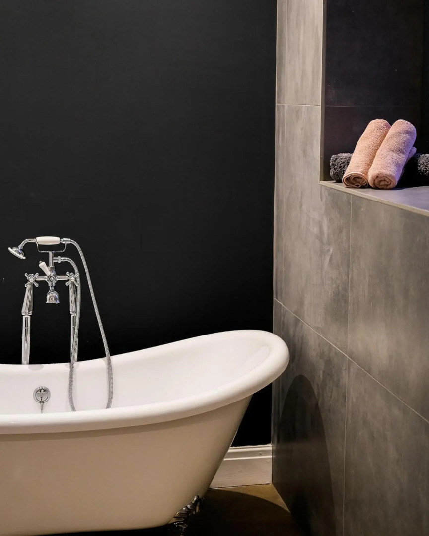 The Eden Warehouse - Pink Apartment (sleeps 4)