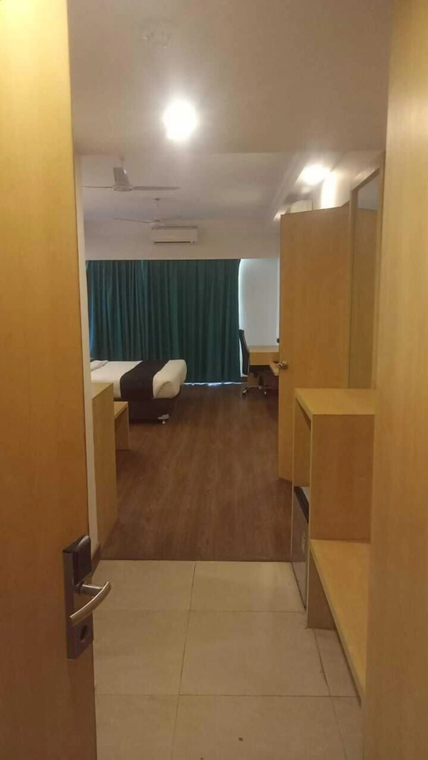 Four Leaf Service Suites