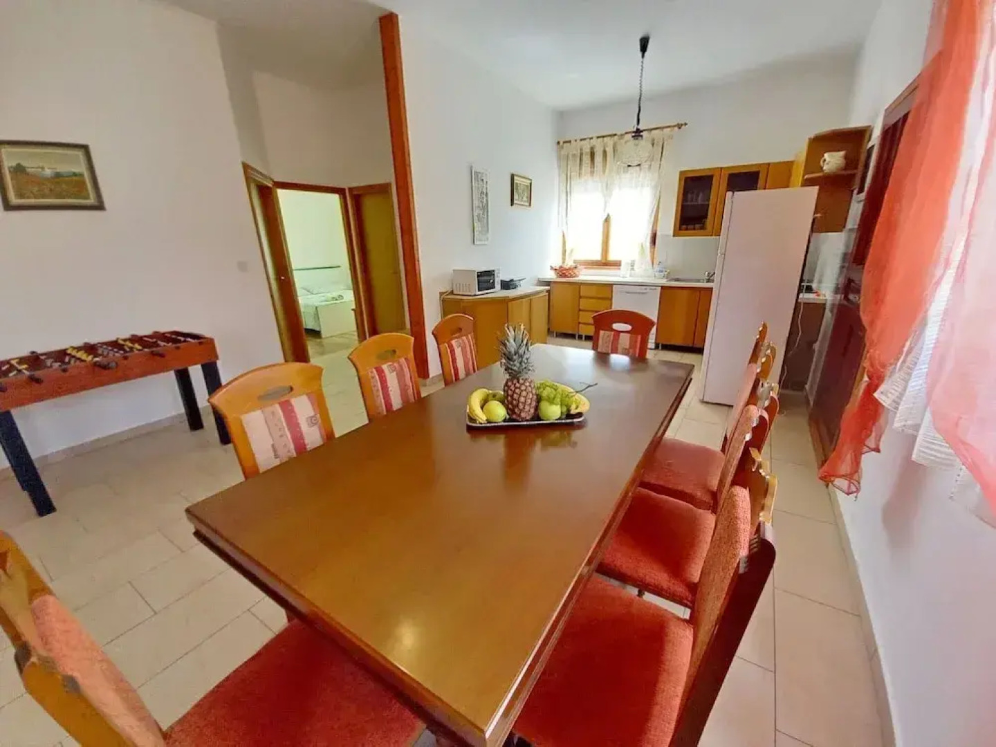 Detached House at Country Side, Fenced Private Garden Ideal for 2 Fam, Wifi