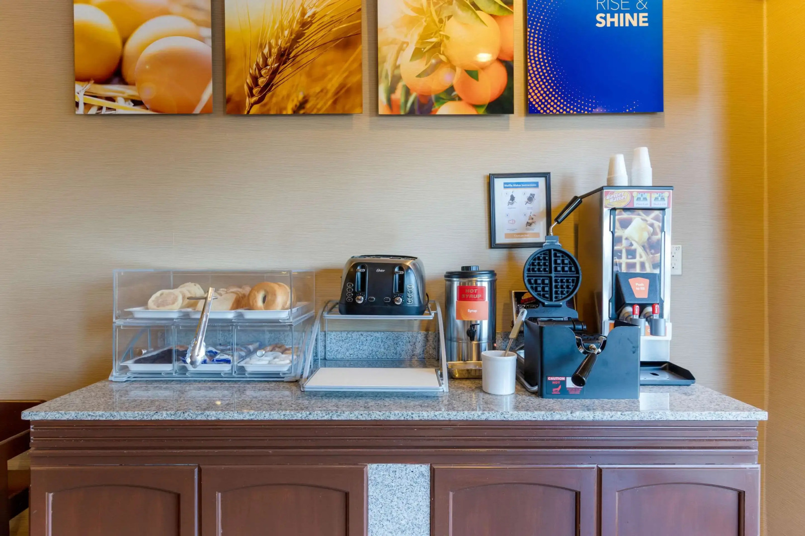 Comfort Suites South Haven near I-96