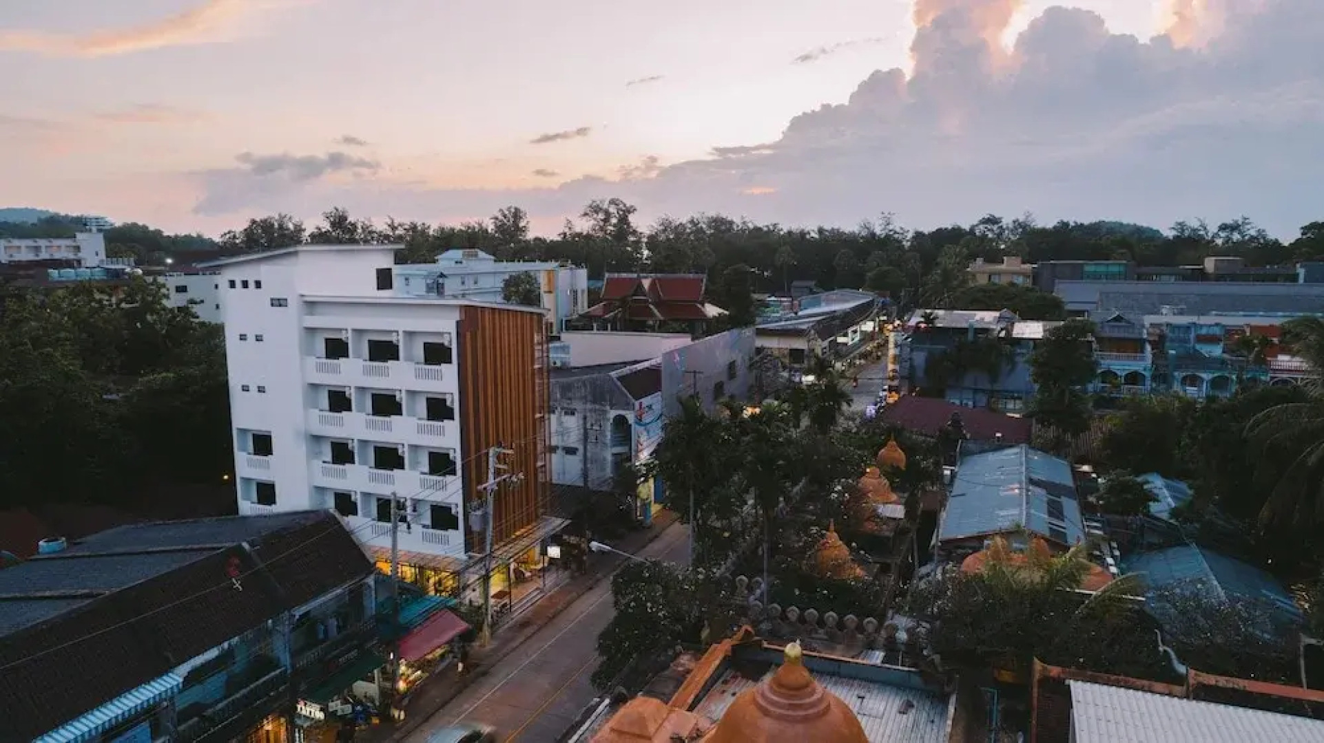 iNest Poshtel - Hostel