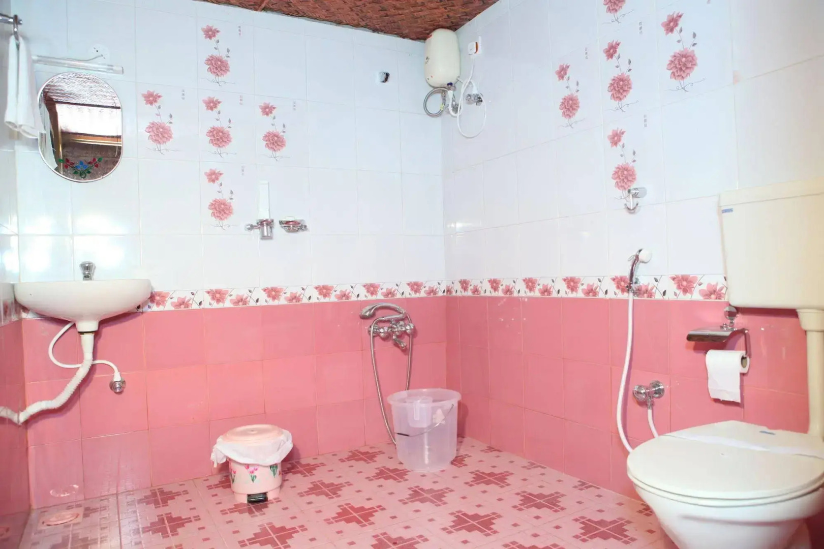 Savithri Inn Bamboo Cottages & Resorts