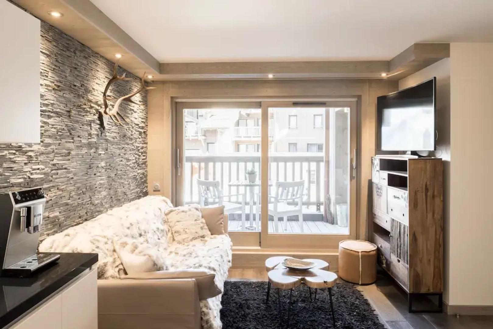 Mammoth Lodge Apartment T2 Cabin D04