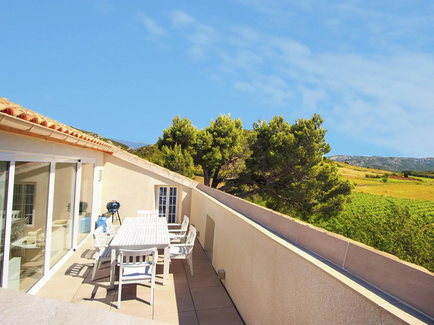 Charming Apartment in Villesèque-des-Corbières with Jacuzzi