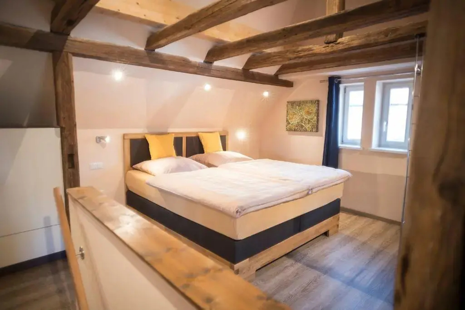 Der-einstige-TAUBENSCHLAG-in-der-Hofstallung-2-geschossiges-Deluxe-Maisonette-Apartment