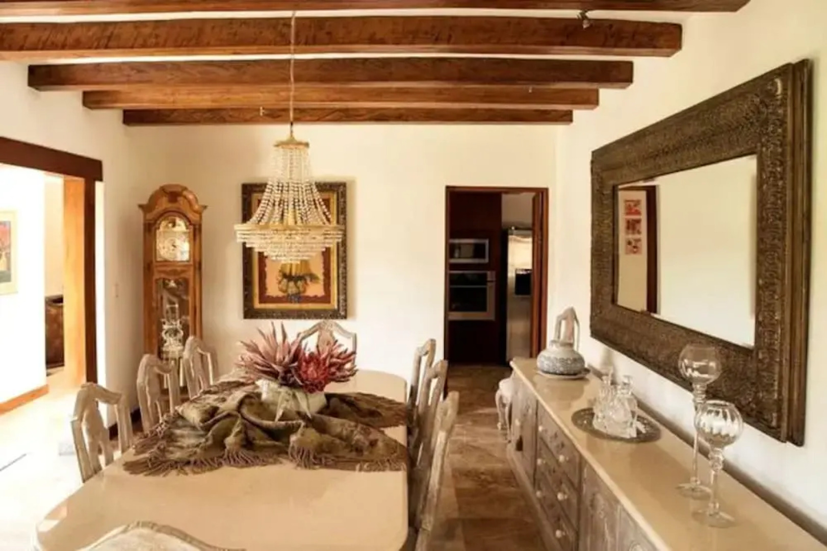 Luxury Casa Guayllabamba - BBQ Jacuzzi Gym Piscina