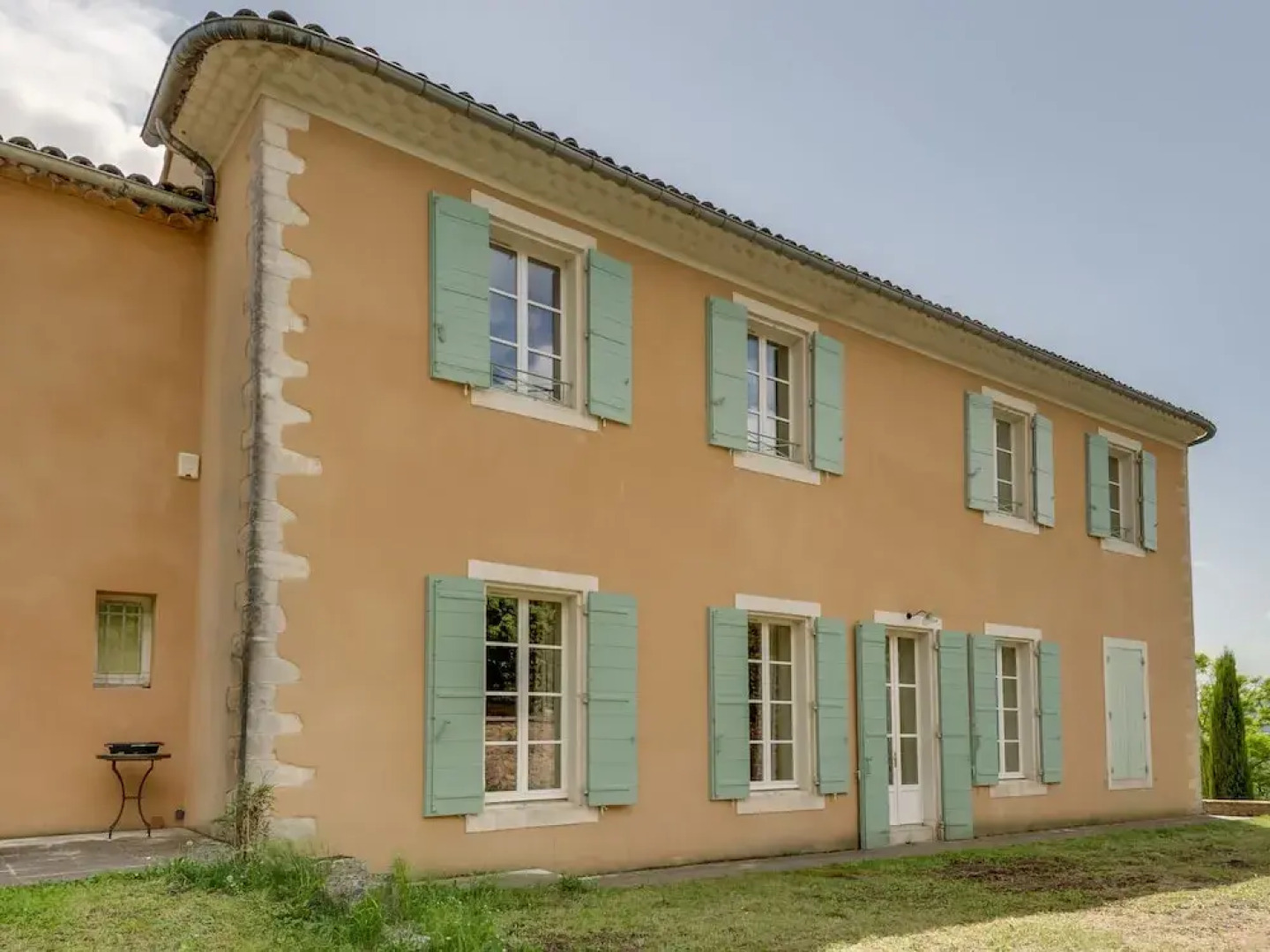 Secluded Holiday Home in Rustrel With Swimming Pool