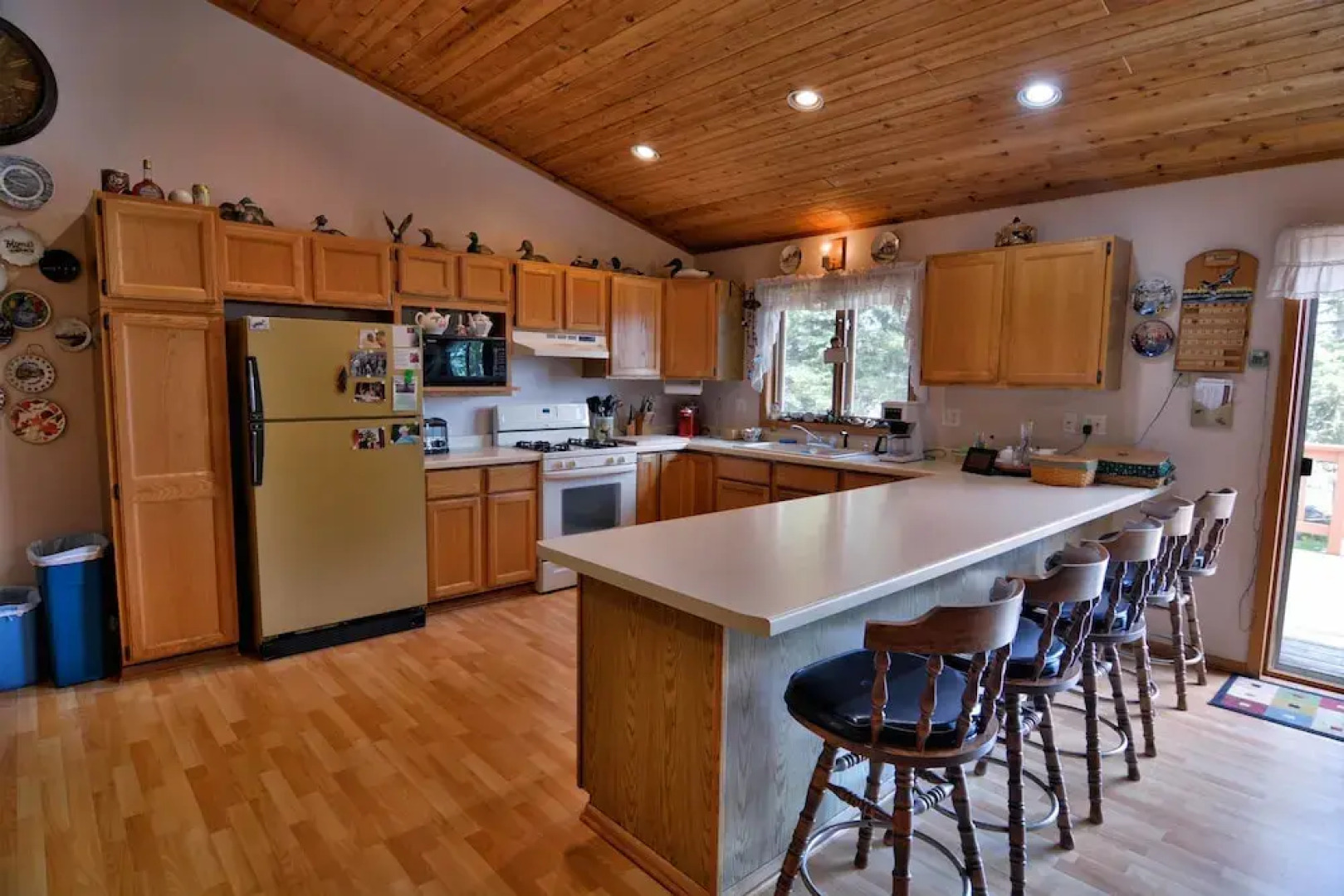 Best Cozy Abode for 12 Over Birkie 4 Bedrooms 2 Bathrooms Condo