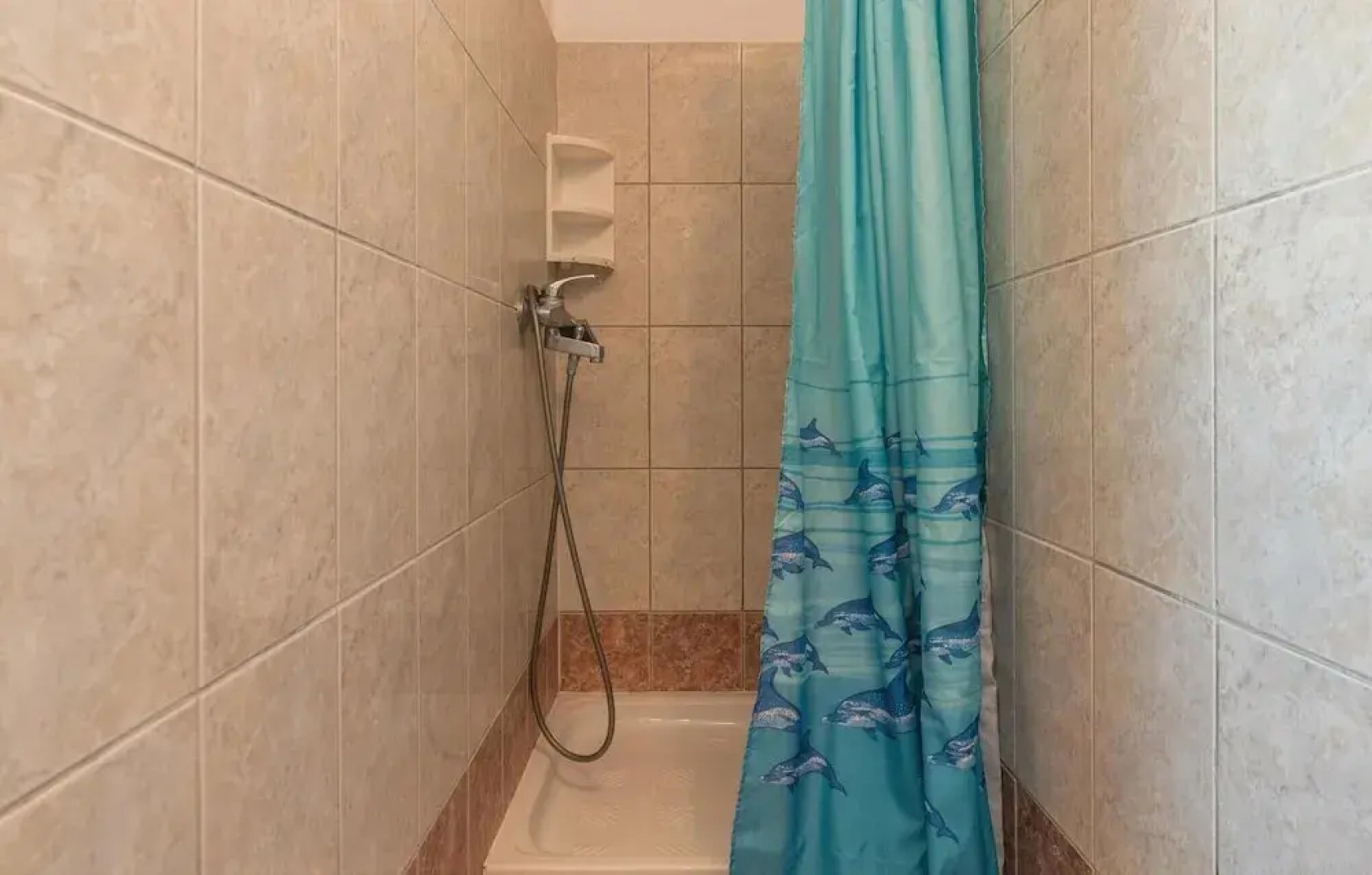 Amazing Home in Peruski With Wifi and 5 Bedrooms