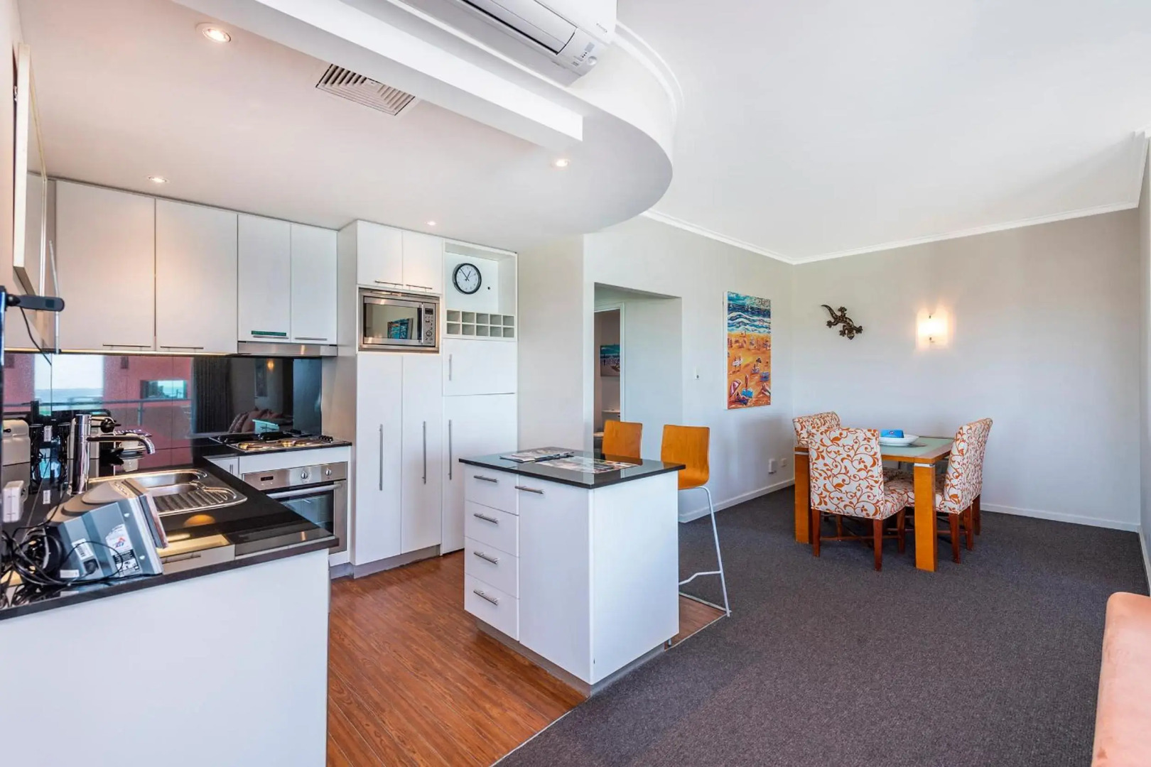 A 406 FANTASTIC OCEAN BEACH and MARINA VIEW APT - MANDURAH