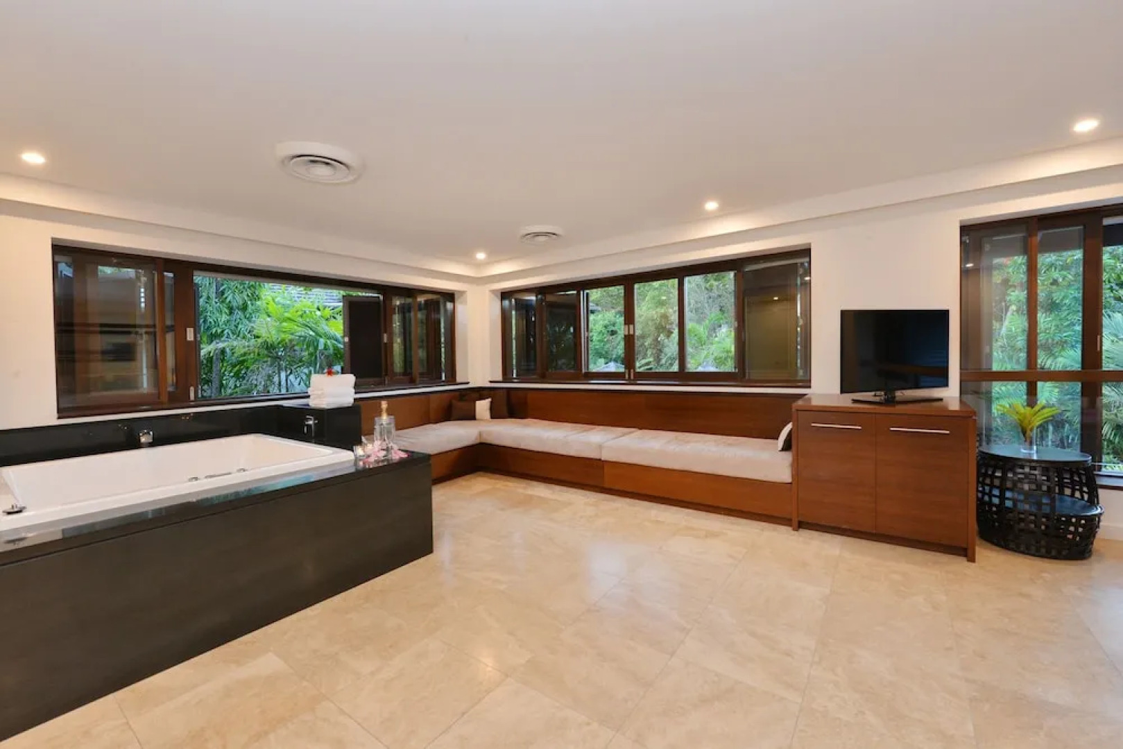 Luxury Private Apartments Sea Temple