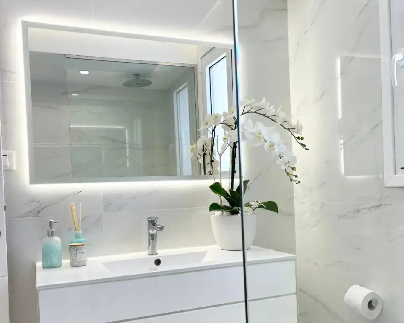 White House Kokas Luxury Apartments