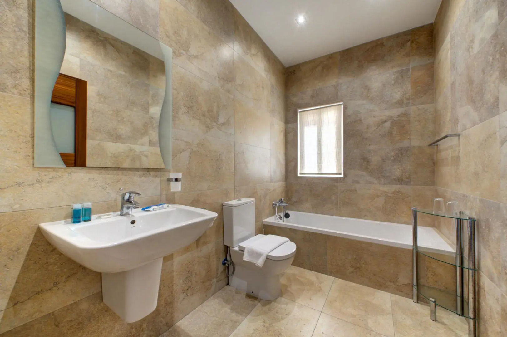 Modern Seaside 2 BR APT w Spectacular Views