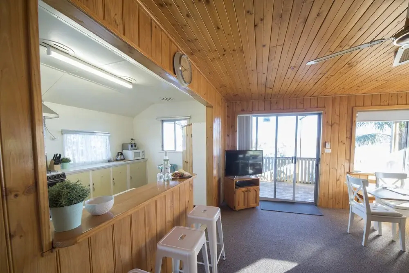 Mundic Waterfront Cottages
