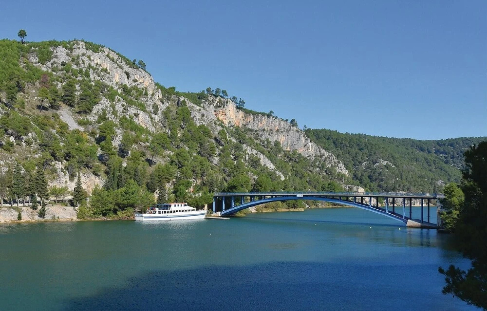 Stunning Home in Skradin-dubavice With Wifi and 4 Bedrooms