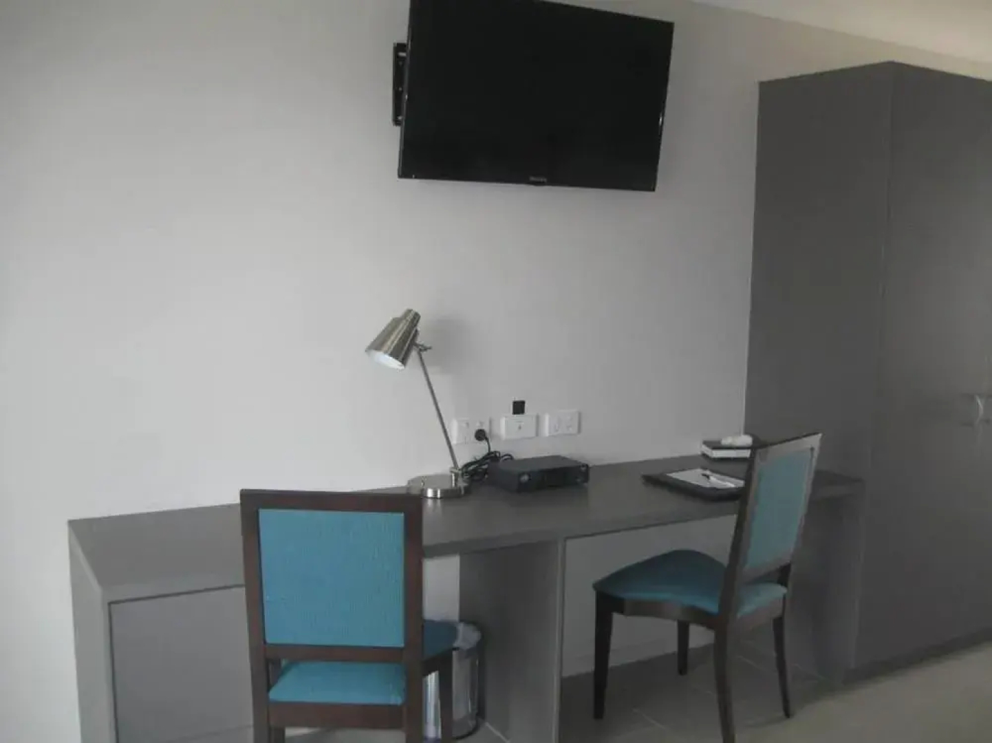 Royal Motel Miles, 4 Star, Free Wifi