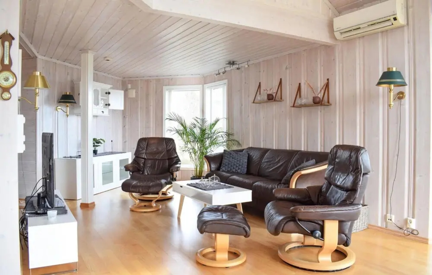 Nice Home in Bjoa With 4 Bedrooms, Wifi and Indoor Swimming Pool