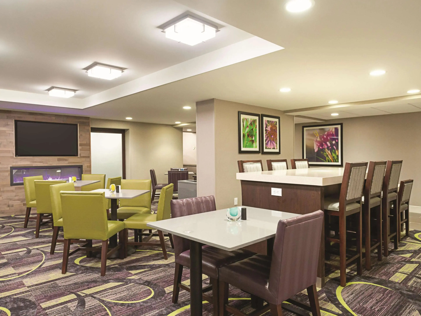 La Quinta Inn & Suites by Wyndham Baltimore BWI Airport