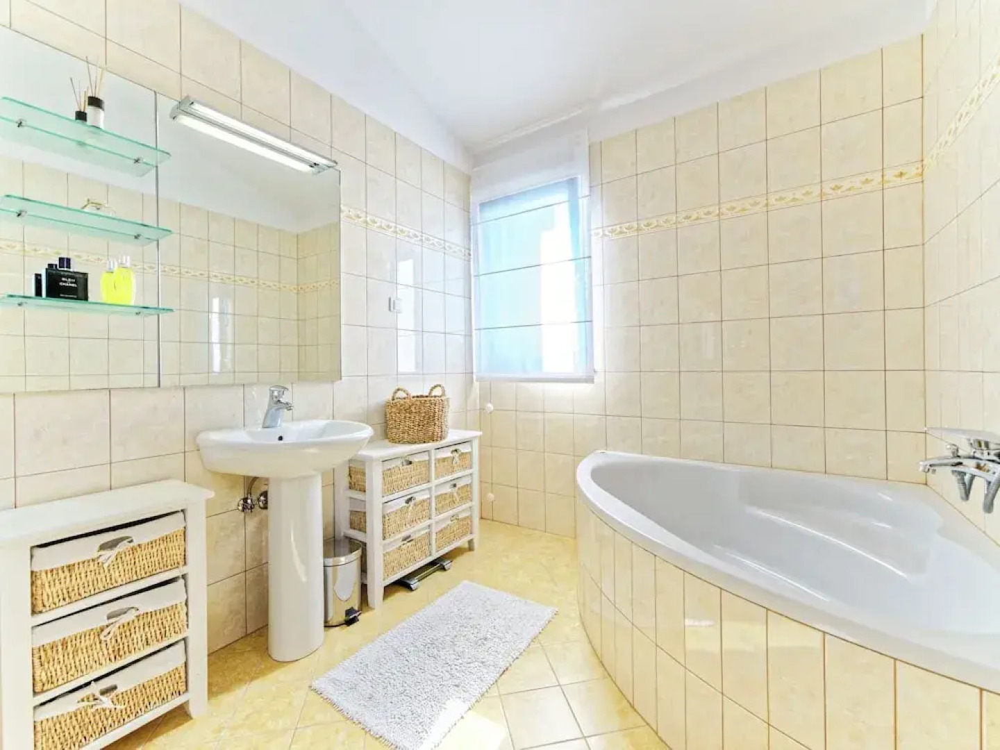 Detached modern villa with pool in Sveti Lovrec, near the beach and Porec