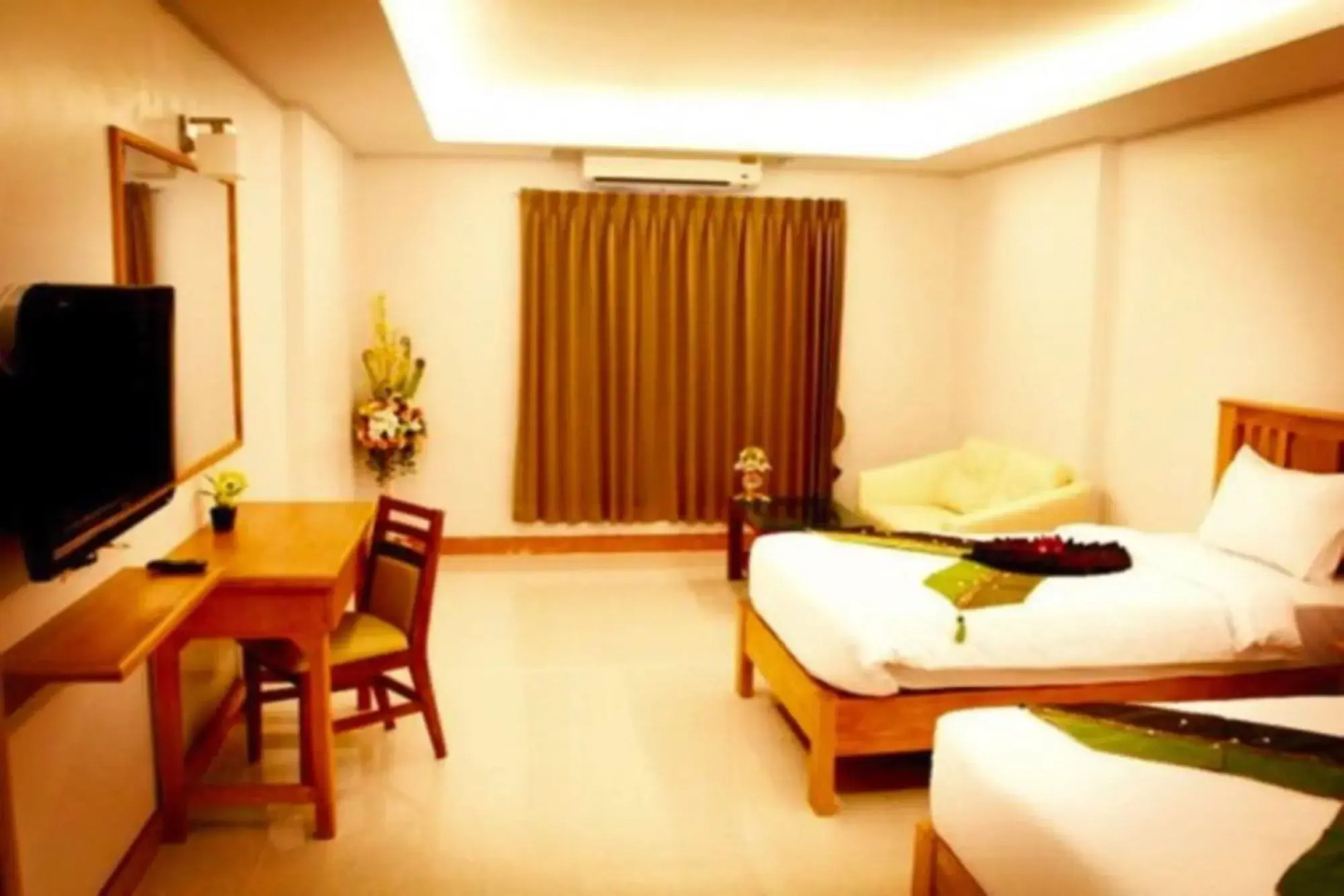 Thatphanom River View Hotel