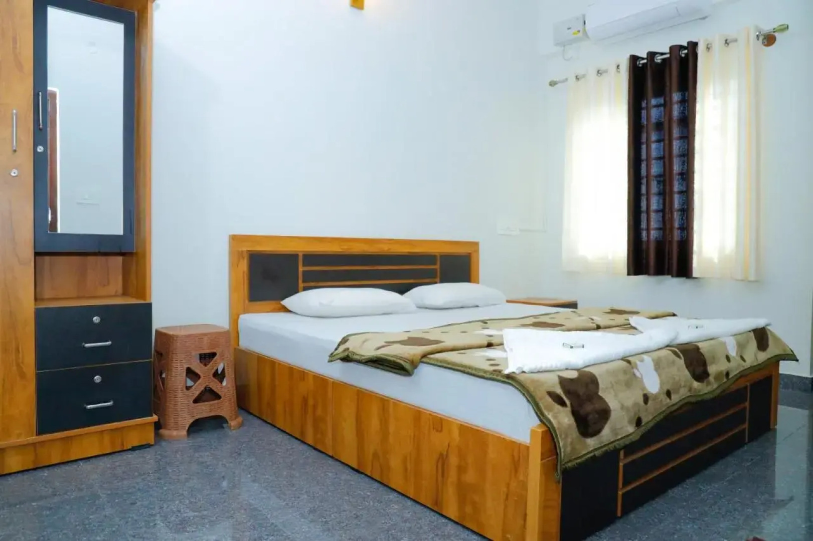 Samara The 7th Mile Inn