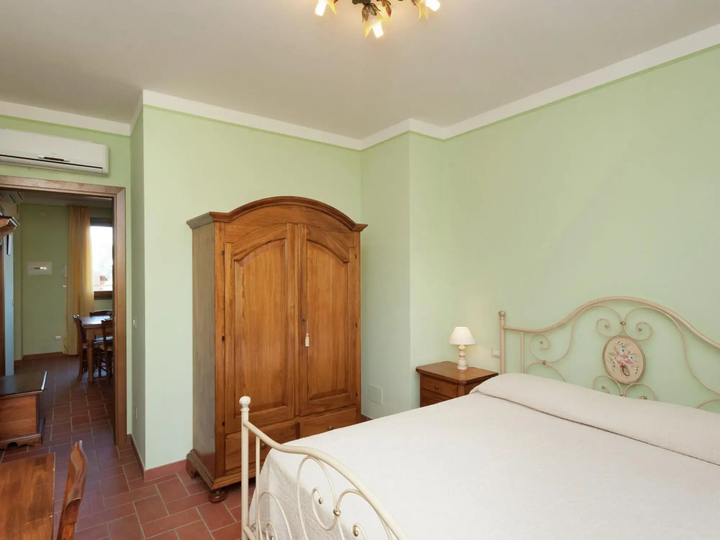 Apartment in Monte del Lago Near Lake Trasimeno