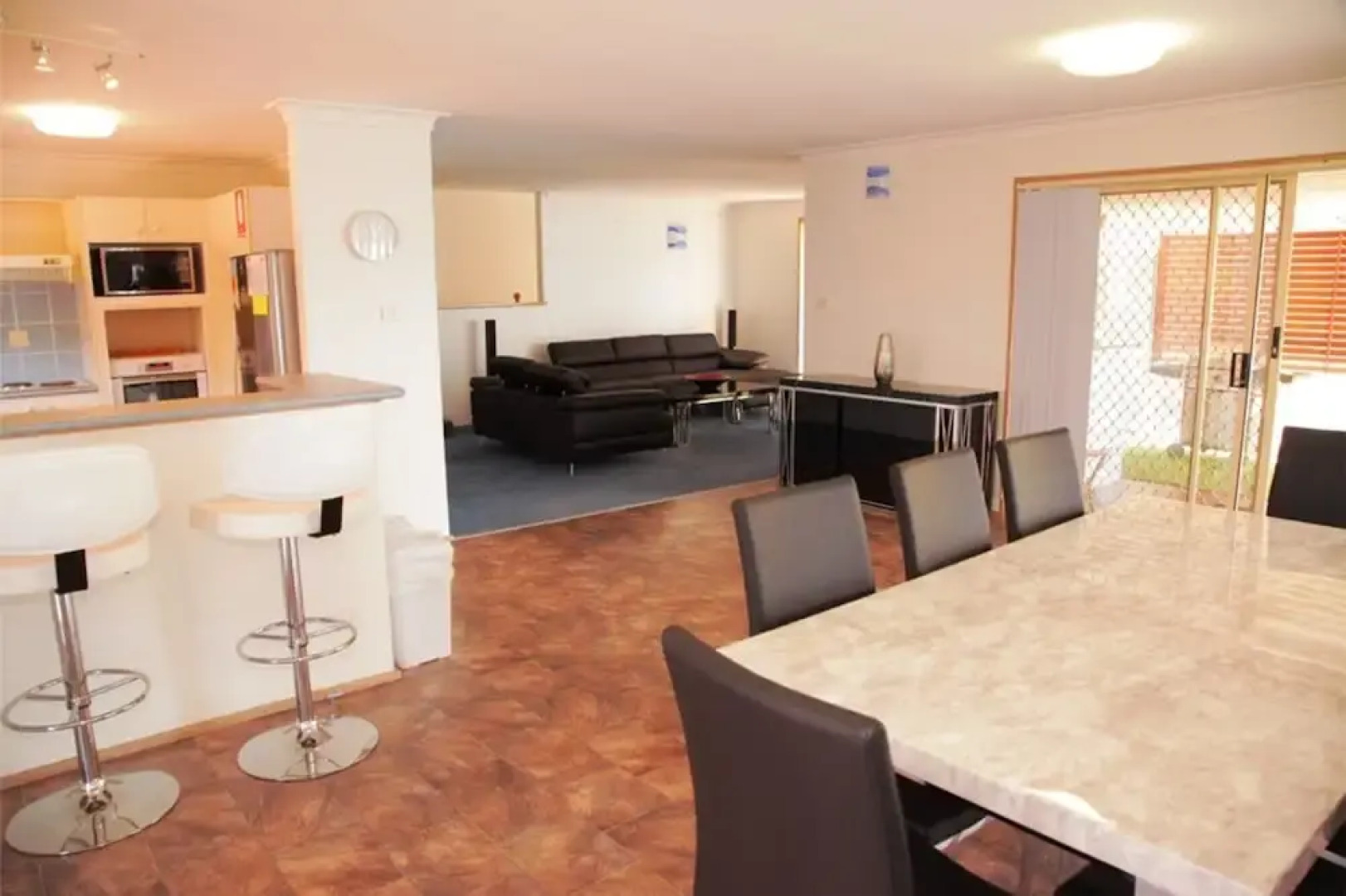 Soldiers Point Road, 50