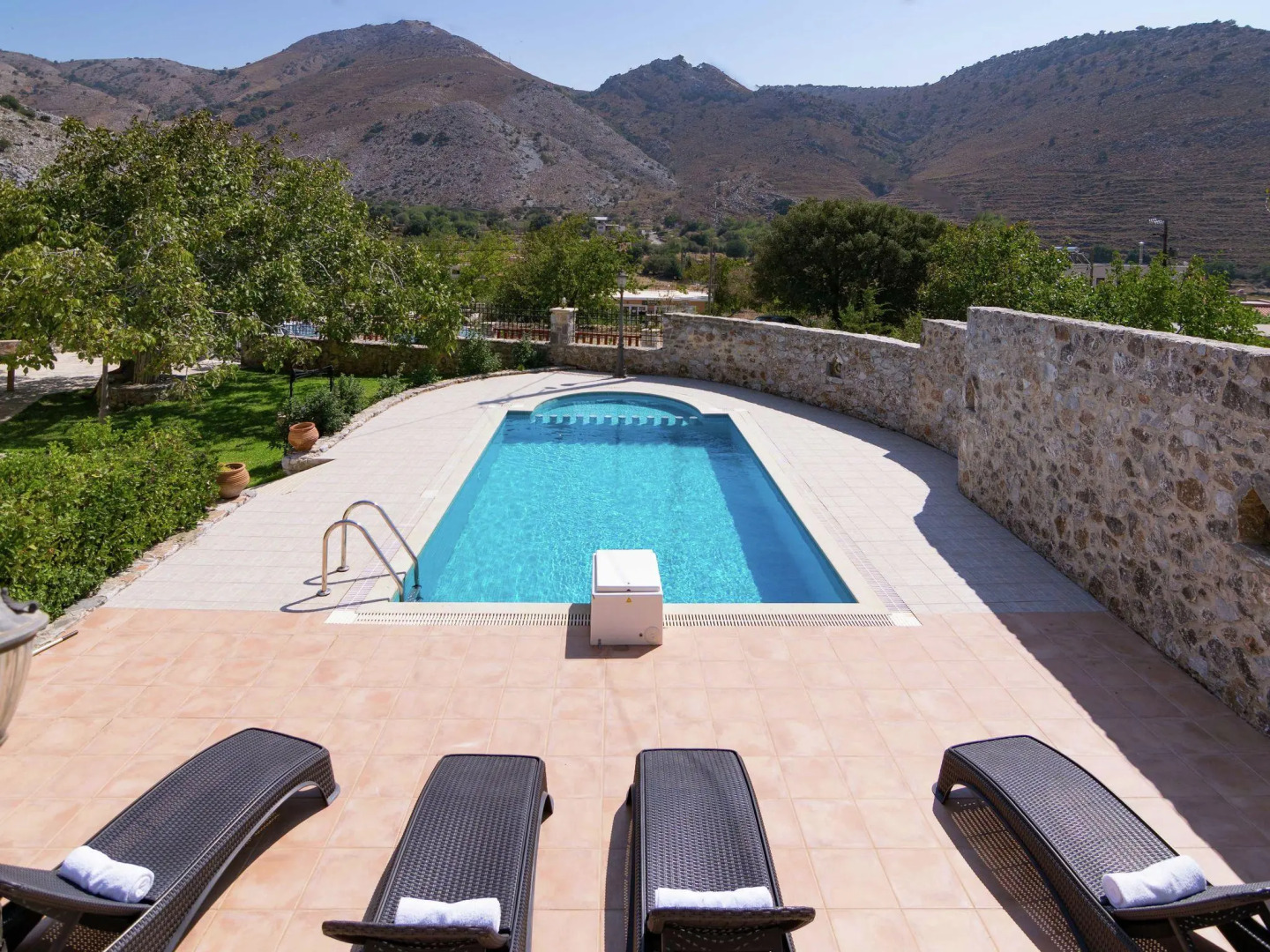 Greek-style Villa in Impros for 10 people with Private Pool