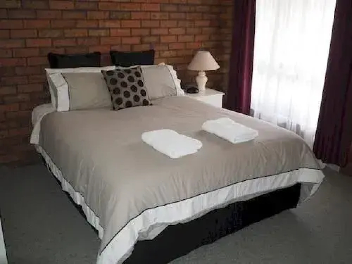 Jacaranda Motel & Holiday Units