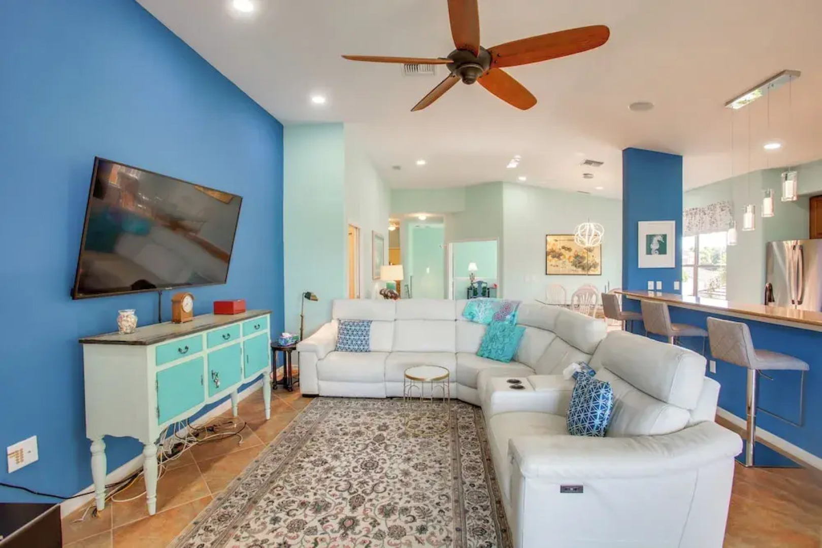 3 Mi to Dtwn Fort Myers: Condo w/ Pool & Hot Tub