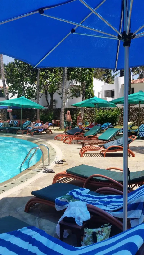 Travellers Beach Hotel & Club