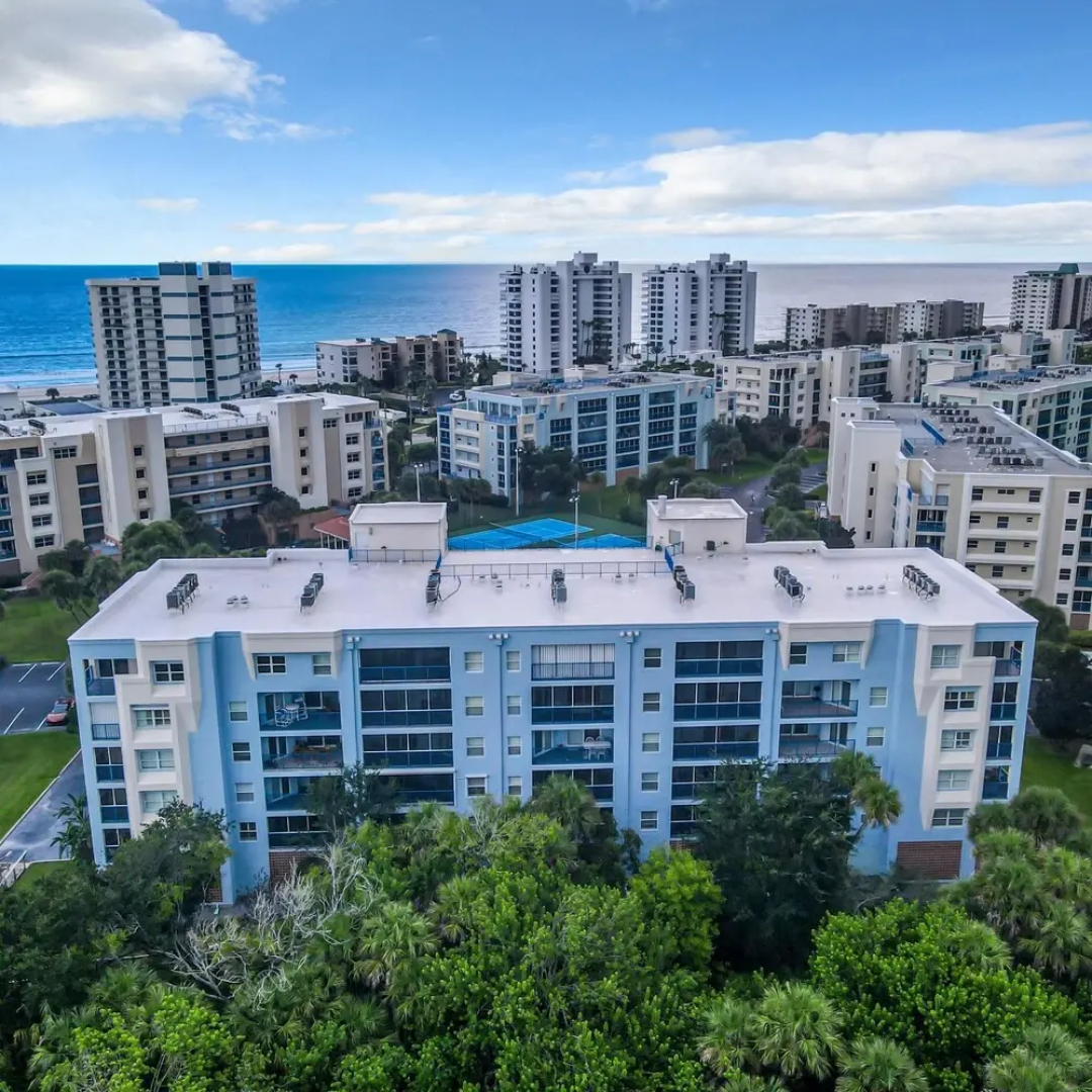 Oceanwalk Jr Penthouse Across From Pool Tennis Shuffleboard Walk to Beach Ow7 207